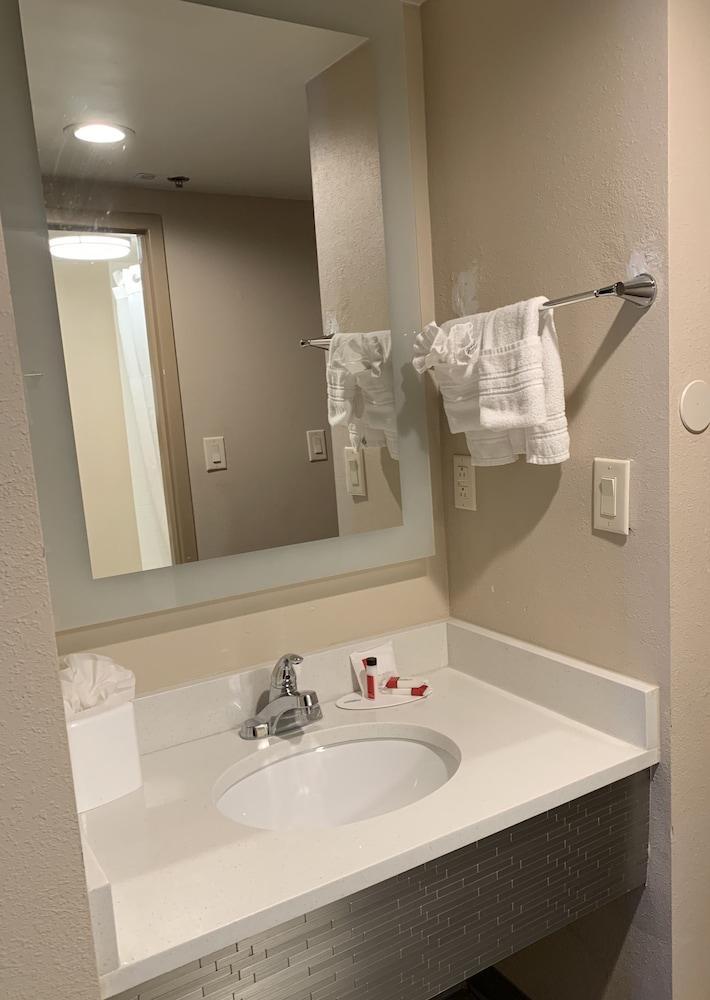 Days Inn By Wyndham Horsham Philadelphia Buitenkant foto