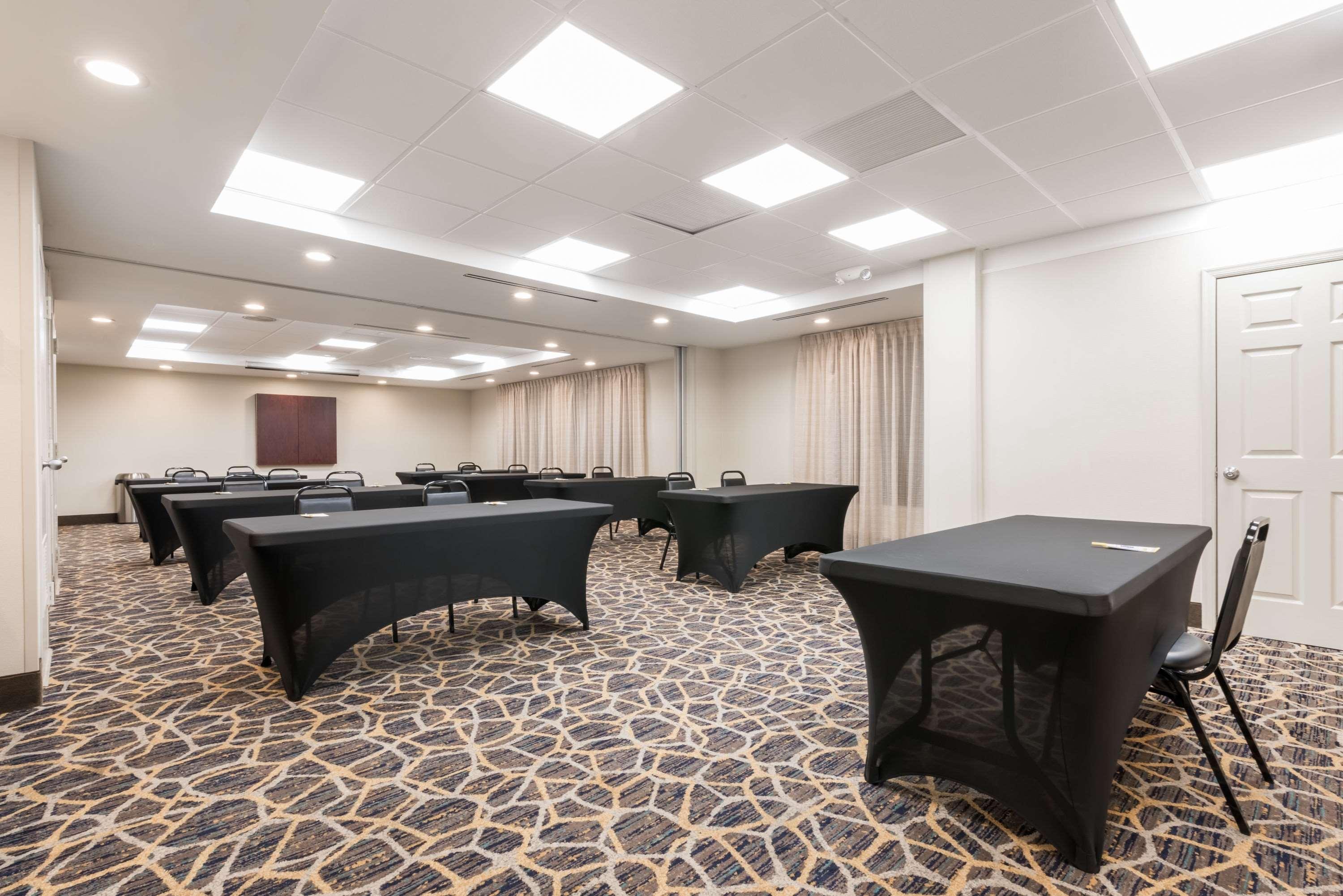 Days Inn By Wyndham Horsham Philadelphia Buitenkant foto