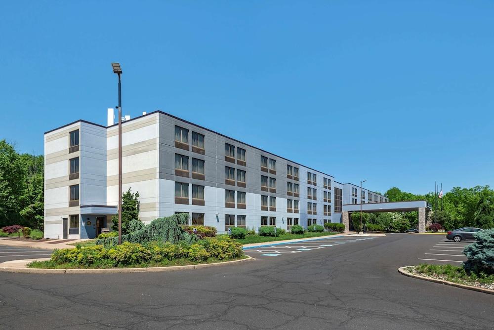 Days Inn By Wyndham Horsham Philadelphia Buitenkant foto