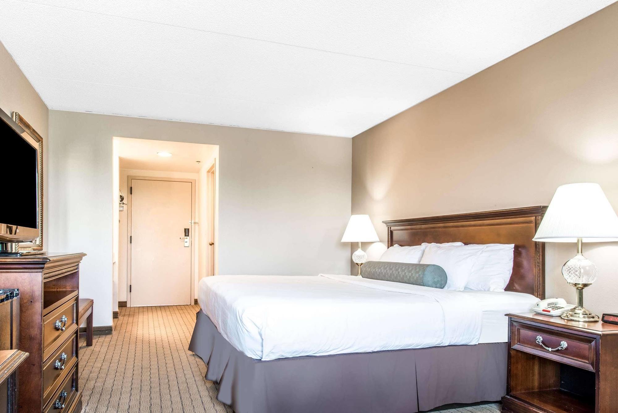 Days Inn By Wyndham Horsham Philadelphia Buitenkant foto